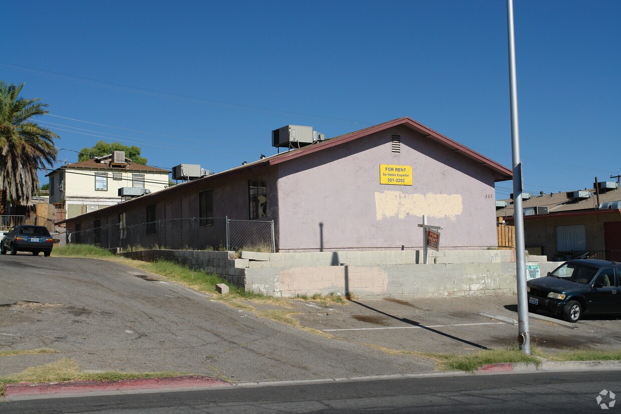 Building Photo - 383-385 N 15th St