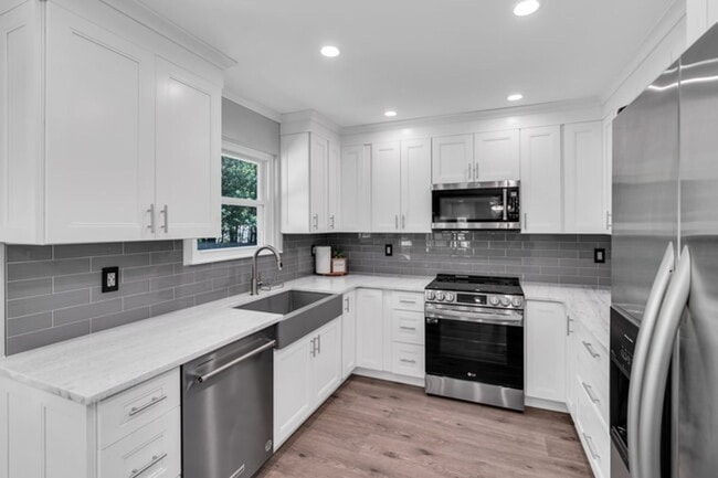 Building Photo - Private Cul-de-Sac Living: 4BR Home with Pool & Geothermal HVAC