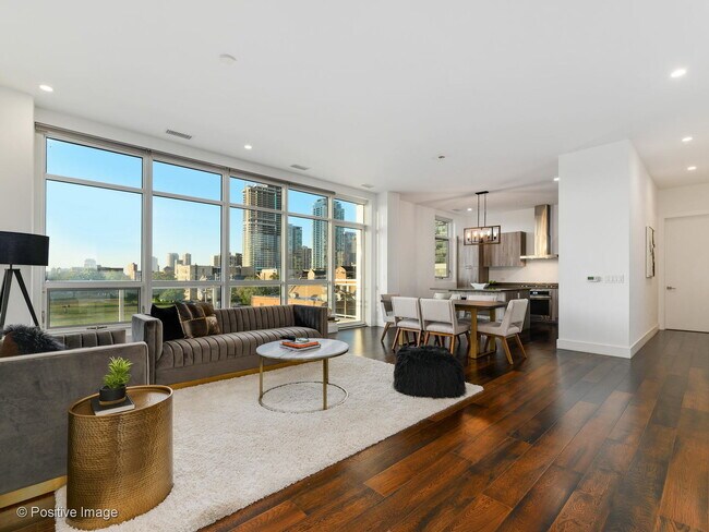 Foto del edificio - 367 W Locust St