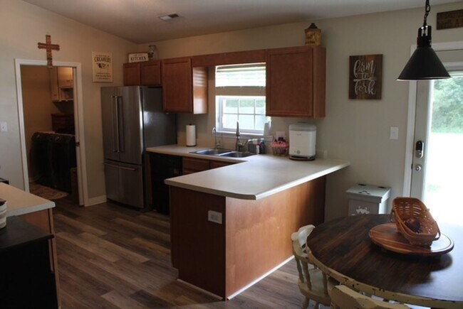 Building Photo - 118 Pear Tree Ln