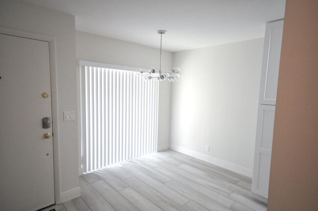 Building Photo - 13731 Via Aurora