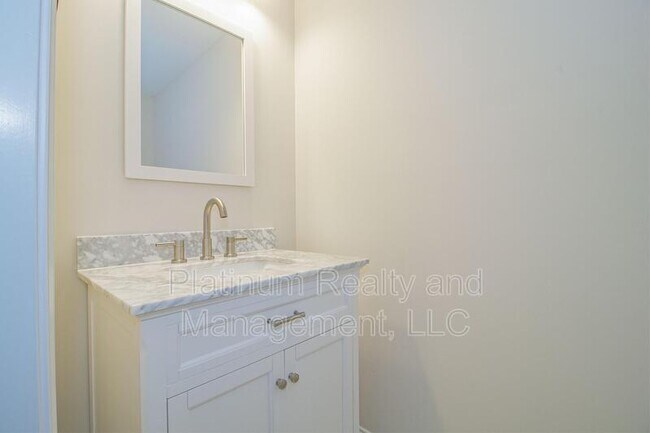Building Photo - 550 Peachers Mill Rd