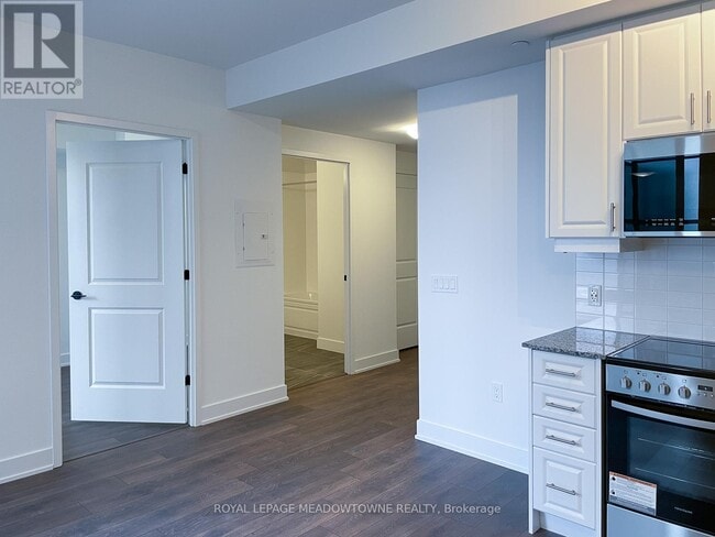 Photo du bâtiment - 2343 Khalsa Gate