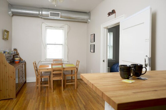 Dining room, as seen from the kitchen. - 127 Iowa Avenue