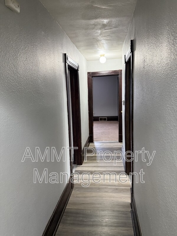 Foto del edificio - 723 W 1st St