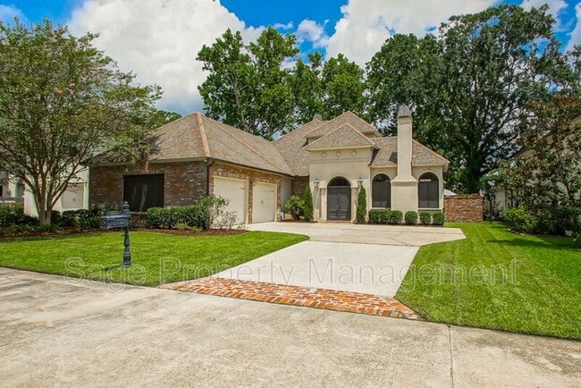Building Photo - 8031 Old Normandie Ln