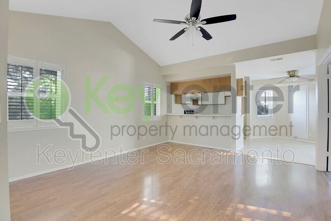 Foto del edificio - 2541 Fulton Square Ln