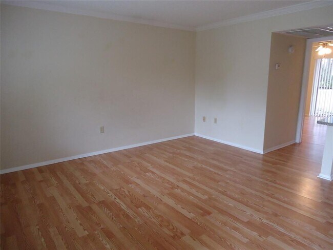 Foto del edificio - 103 Oyster Bay Cir