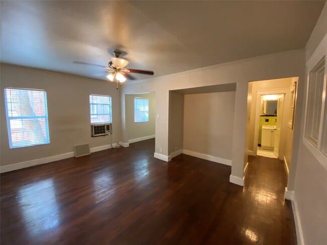 Building Photo - 1624 Holman St