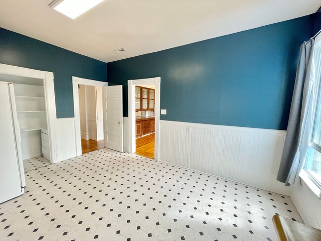 Foto del edificio - Wonderful Light and Bright Top Floor 2BR/1...