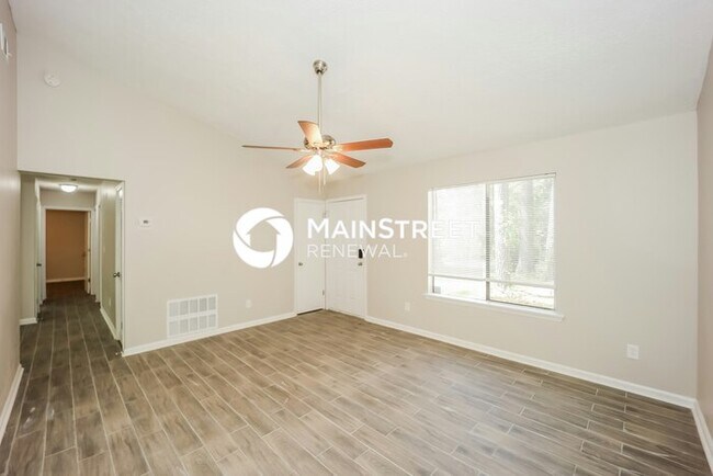 Foto del edificio - 3 Bedroom Pet-Friendly Home in Riverdale, GA with Main Street Renewal