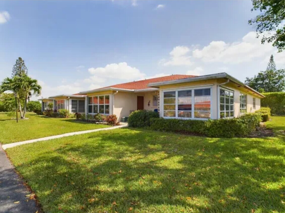 Foto principal - 4515 NW 3rd Ct