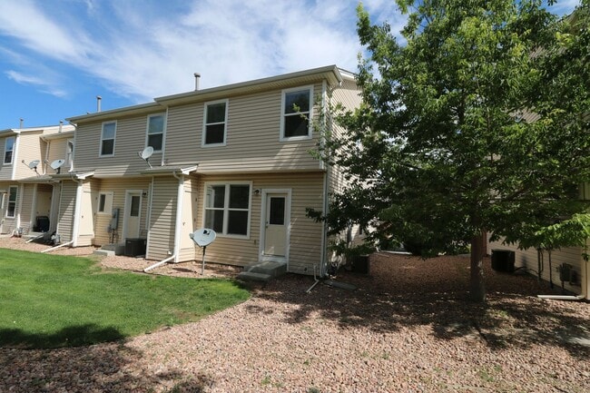 Building Photo - 7443 Countryside Grove
