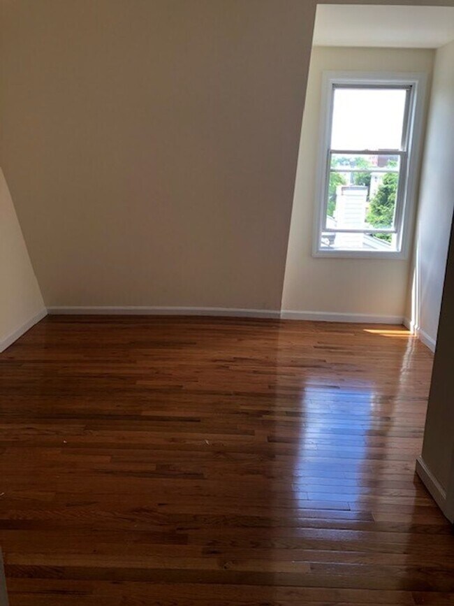 Foto del edificio - 687 Hunterdon St