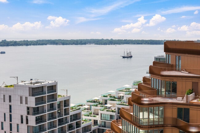 Building Photo - 155 Merchants' Wharf