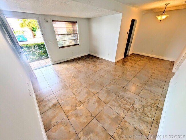 Foto del edificio - 680 Miller Dr