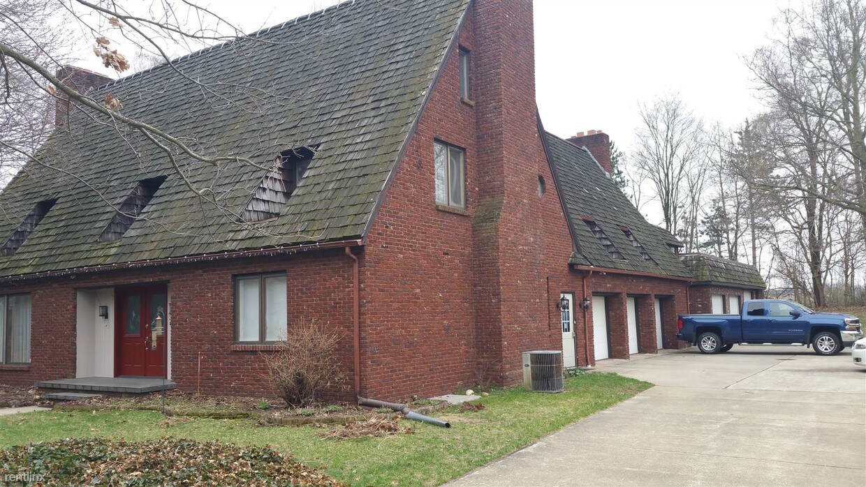 2 br, 2 bath House 107th House Rental in Plainwell, MI