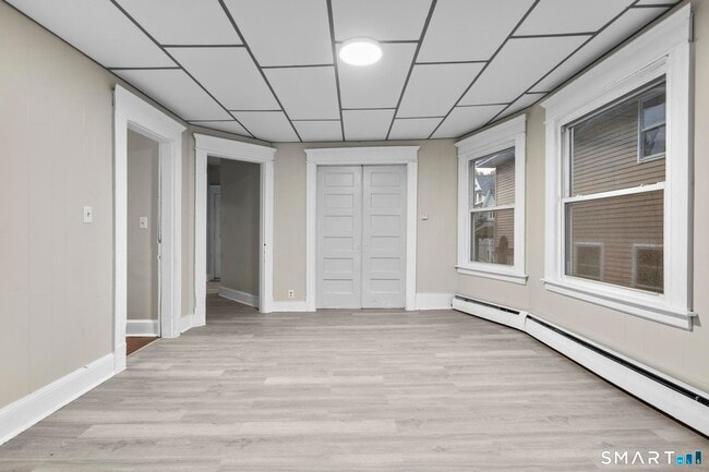 Building Photo - 37 Plaza Ave