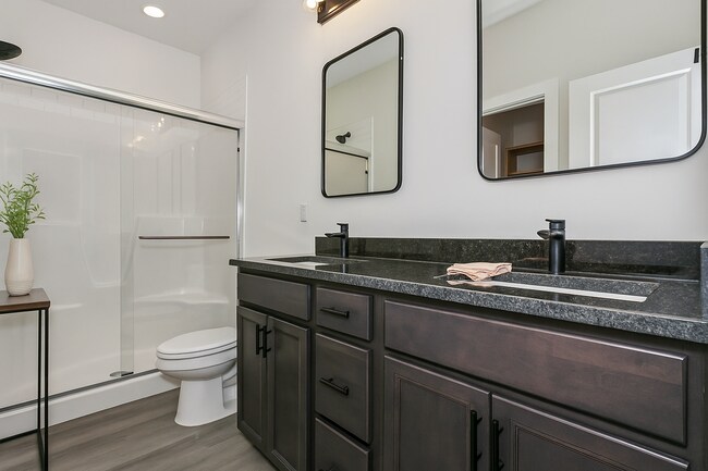 Foto del edificio - 5121/23 S Chase Ave