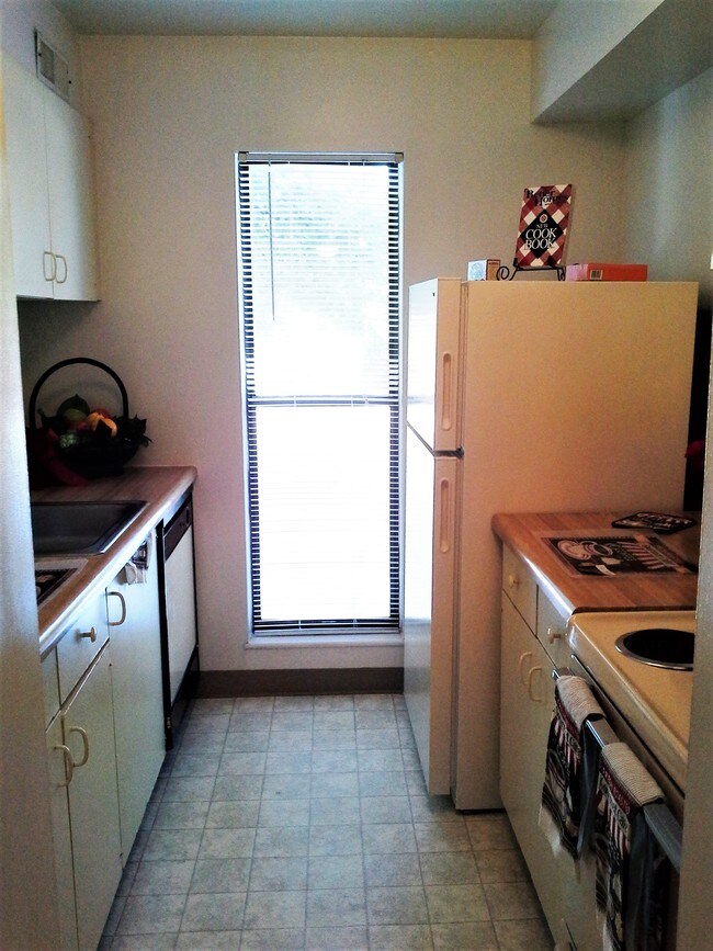 Village Park Apartments Apartments Creve Coeur, MO