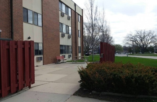 Primary Photo - Horizon Towers