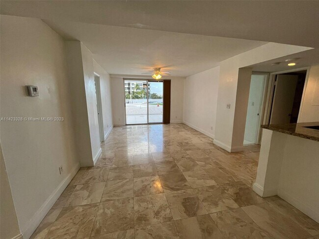Foto del edificio - 770 Claughton Island Dr