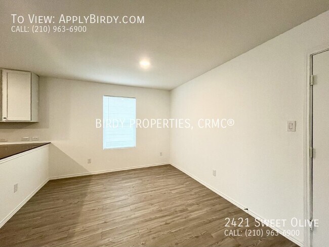 Building Photo - "Charming 4-Bedroom Home with Spacious Lay...