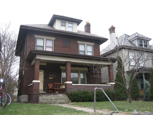 Building Photo - 347 E 12th Ave