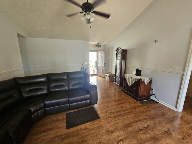 Building Photo - 1541 Clan Campbell Dr