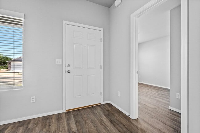 Building Photo - Charming 4-Bedroom Home in Fayetteville!