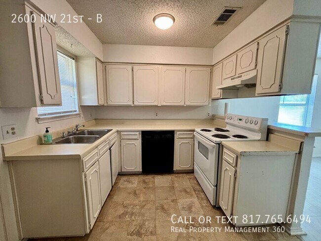 Photo - 2600 NW 21st-B Apartment