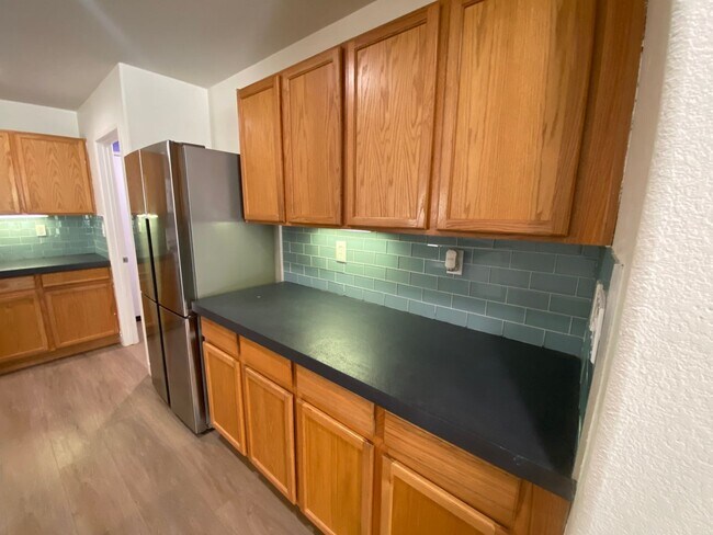Building Photo - Palmale 3 bedroom Available Now!