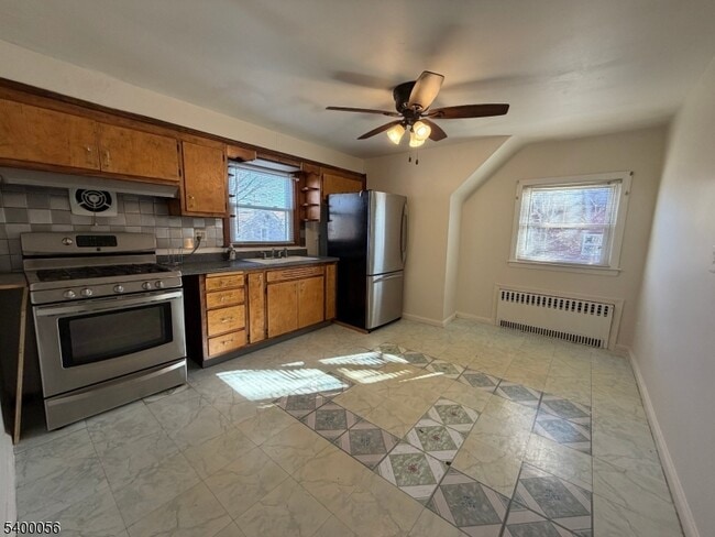 Building Photo - 362-366 Preakness Ave