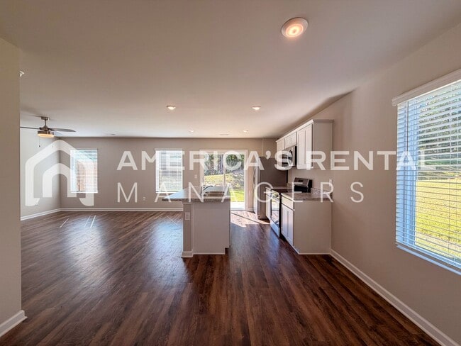 Foto del edificio - New Construction Townhouse Available for R...