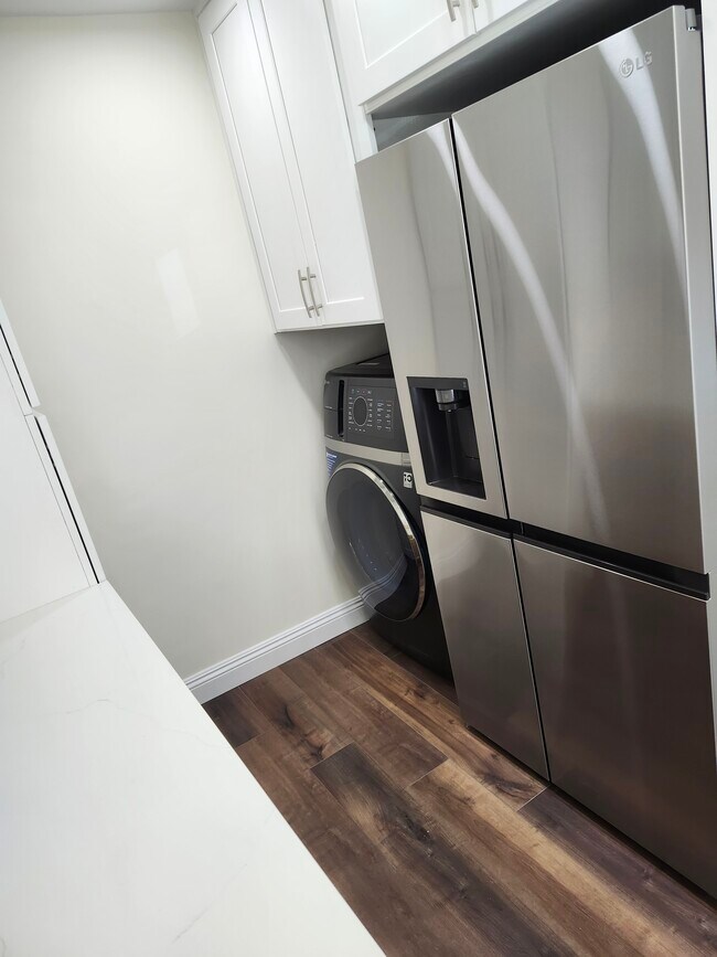 Foto del edificio - 10980 Palms Blvd