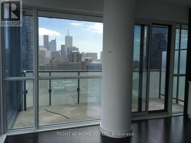 Building Photo - 15 Grenville St