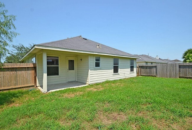 Building Photo - 19723 Brisbane Meadows Ct