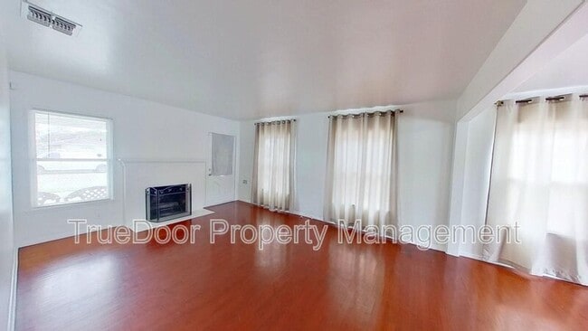 Foto del edificio - 329 E Stanford St