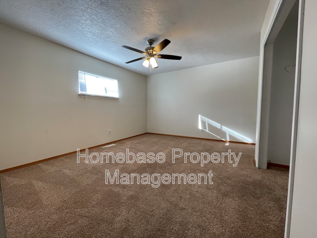 Building Photo - 2600 E Cliffside Dr