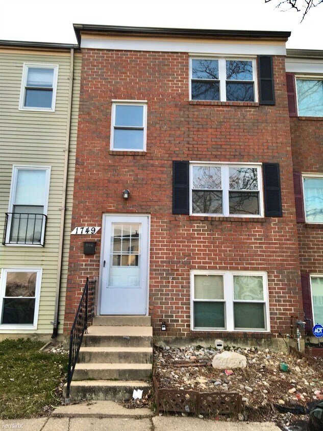 Foto principal - 4 br, 1.5 bath Townhome - 1749 Judy Way