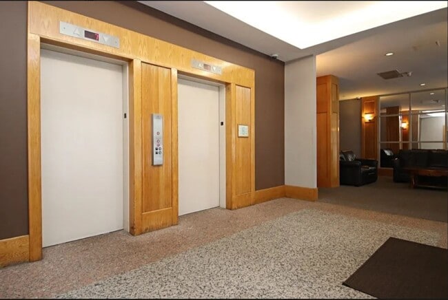Elevators - 30 Chelsea St