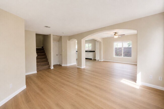 Foto del edificio - 345 Moss St