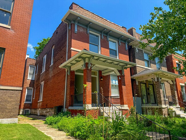 Foto del edificio - 4167 Botanical Ave