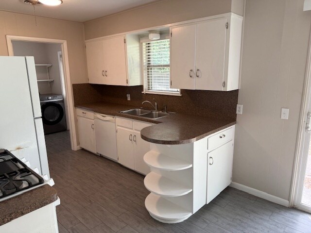 Foto del edificio - 8211 Rockwood Ln