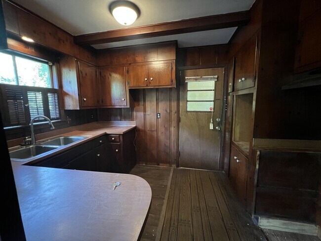 Building Photo - 251 Catalina Cir