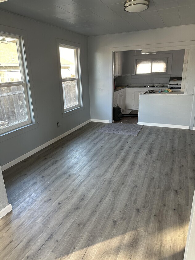 214 Almond Ave, Manteca, CA 95337 House Rental in Manteca, CA