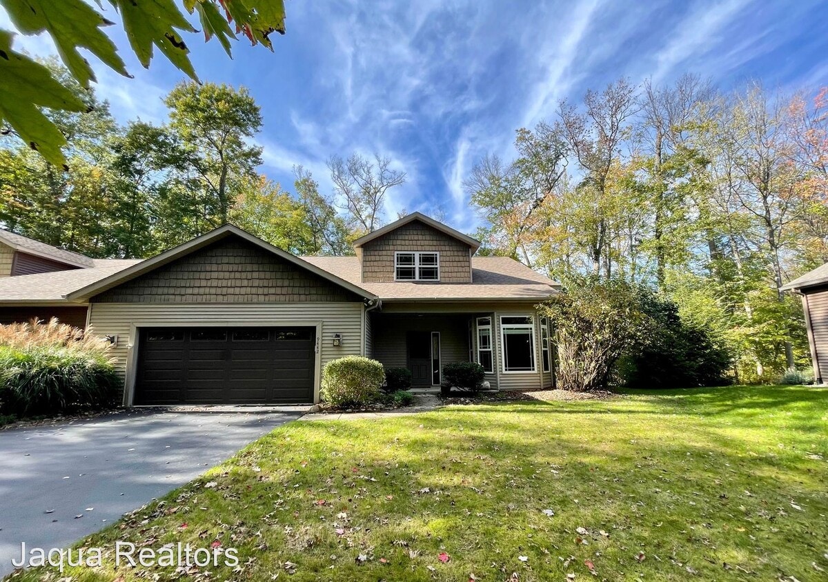 3 br, 2.5 bath House 9442 Brianna Trail House for Rent in Portage