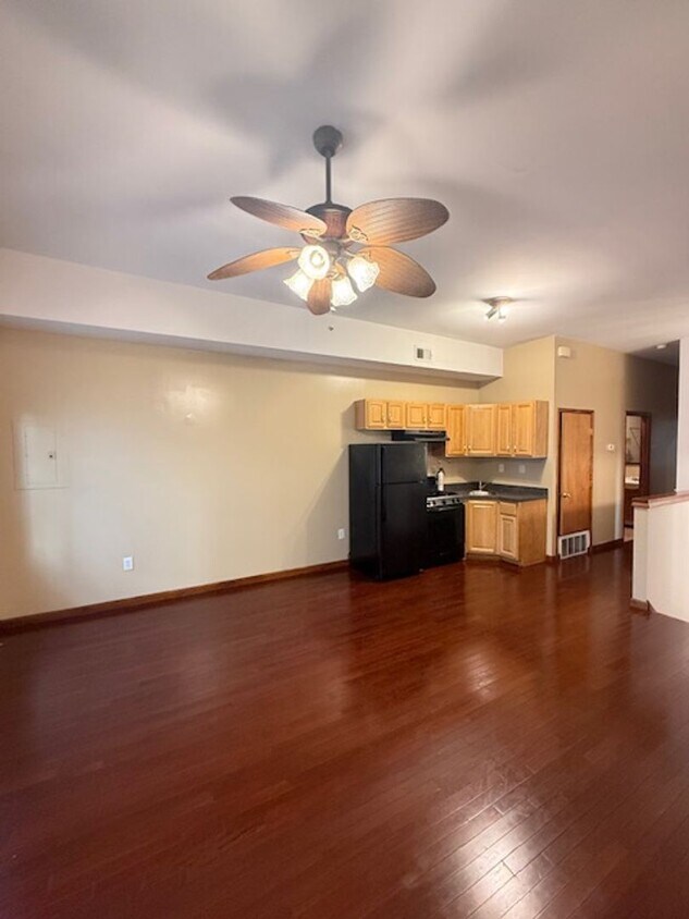 Terrific 2 bedroom in Graduate Hospital - Terrific 2 bedroom in Graduate Hospital