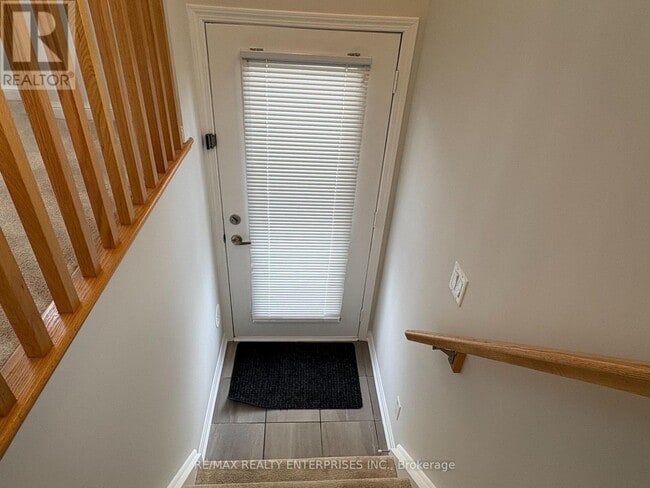 Building Photo - 1 Beckenrose Ct