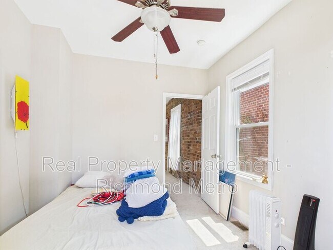 Foto del edificio - 119 W Clay St